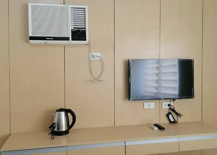Apartment Pool Level Persimmon W/ Kitchen Unit 615