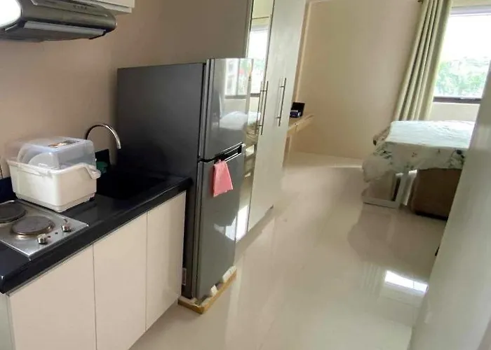Pool Level Persimmon W/ Kitchen Unit 615 Apartment *